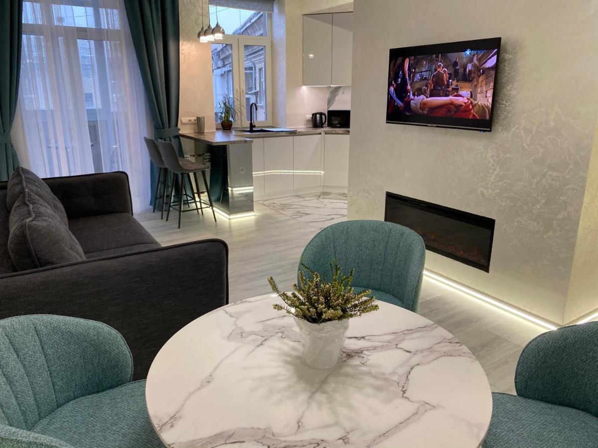 חארקיב Panorama Luxury Apartment In The House With A Spire, A Historical Building In The City Centre מראה חיצוני תמונה