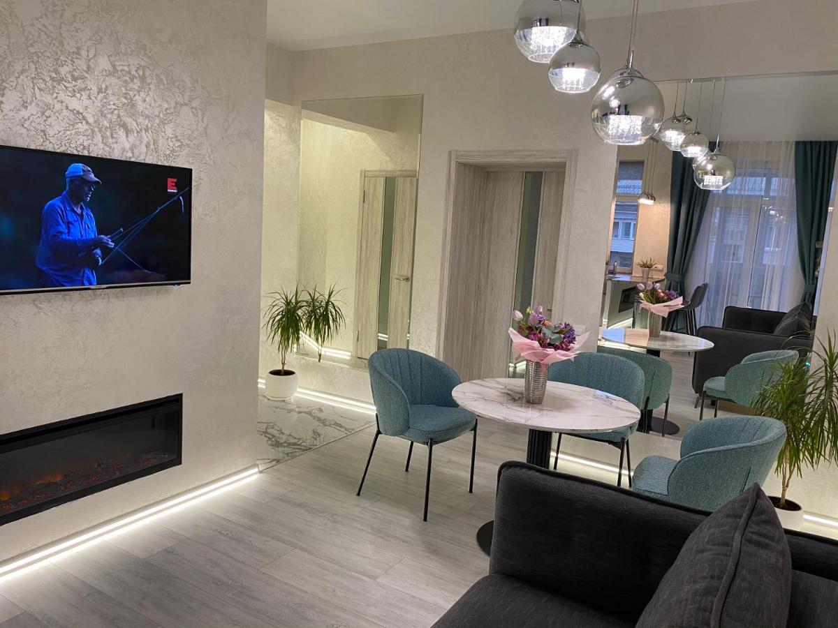 חארקיב Panorama Luxury Apartment In The House With A Spire, A Historical Building In The City Centre מראה חיצוני תמונה